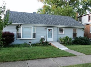 9520 Lexington Ave, Brookfield, IL 60513