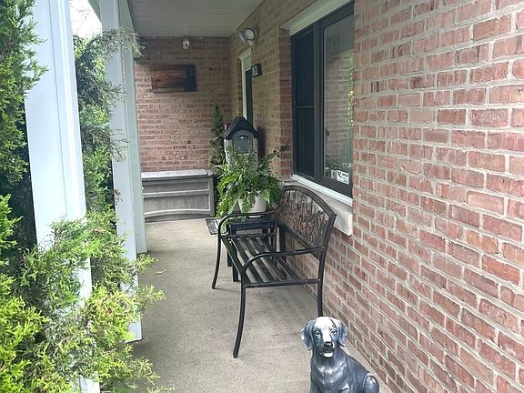 5th image of 18621 Morris Ave