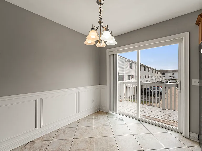412 N Grainger Ln — Photo 12