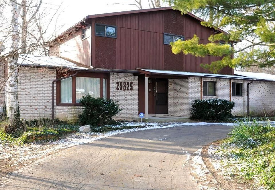 GORGEOUS 4 BEDROOM COLONIAL