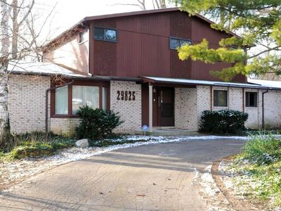29825 Sugar Spring Rd, Farmington Hills, MI, 48334