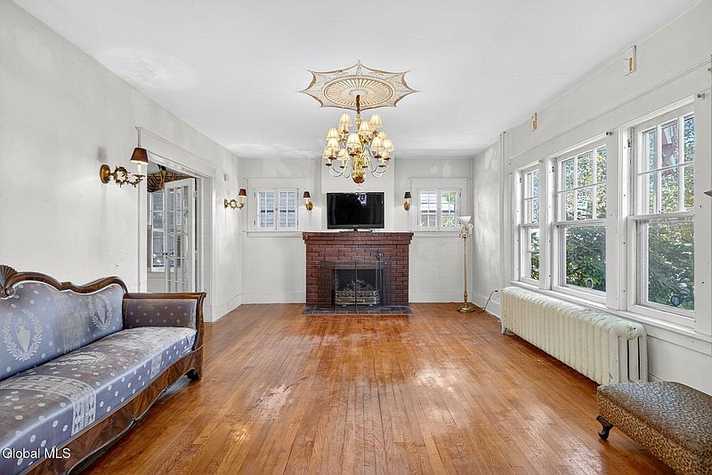 5th image of 1760 Eastern Parkway