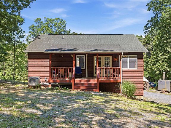 3rd image of 323 S Timber Ridge Rd