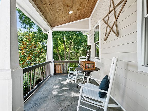 4th image of 669 Cummings Ln