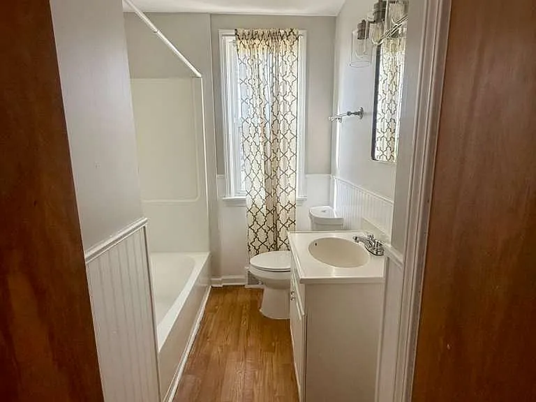 2027 Warrensville Center Rd #4 — Photo 8