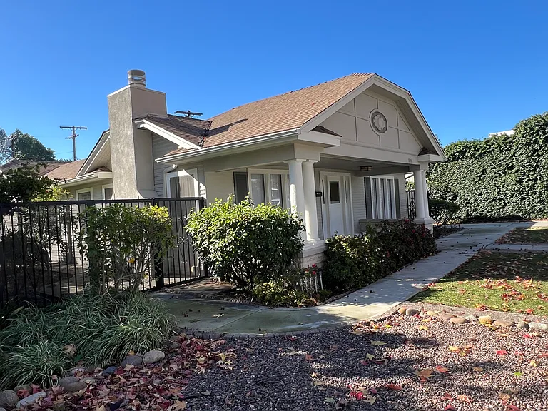 1615 Lyndon St — Photo 2
