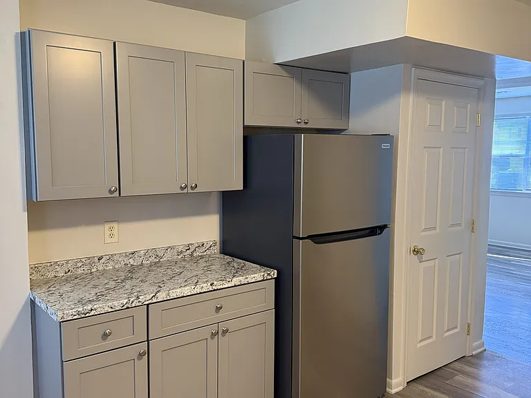 148 E Plover Dr — Photo 4