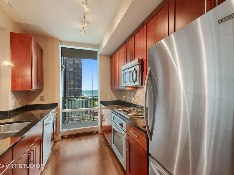 505 N McClurg Ct #1702 — Photo 7