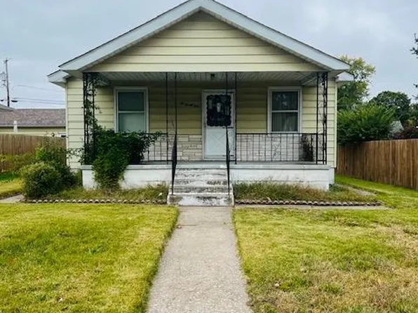 624 George St, Wood River, IL 62095