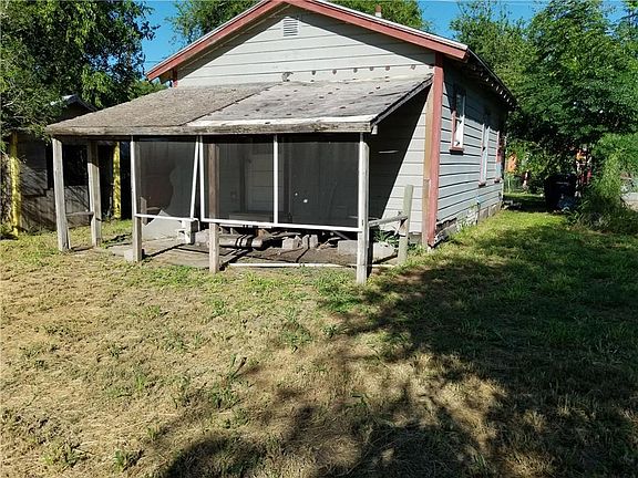3rd image of 1021 Post Ave