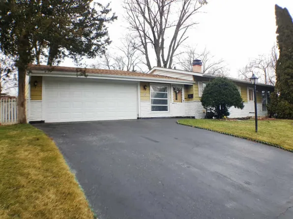 5 Austin Ave, Carpentersville, IL 60110