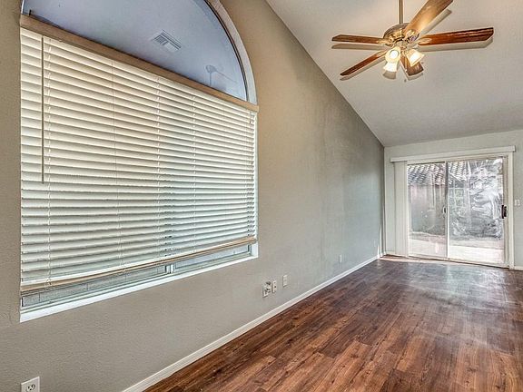 4th image of 831 W Sierra Madre Ave