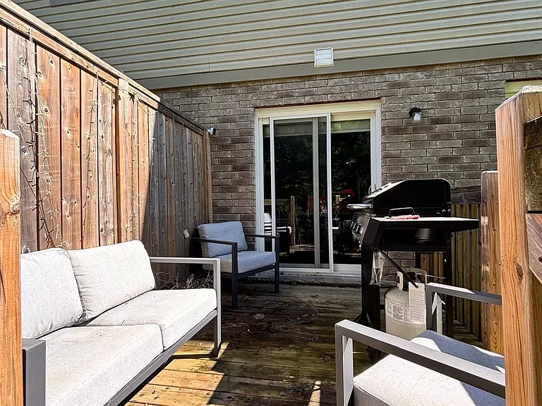 76 Haney Dr — Photo 14