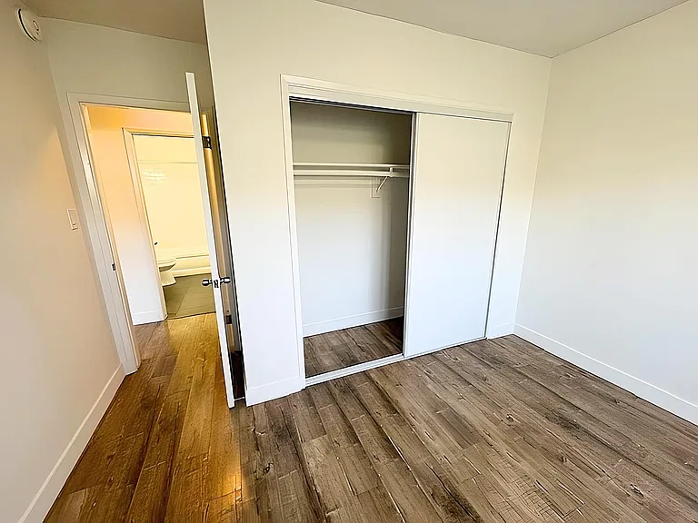 5030 Maplewood Ave #104 — Photo 10