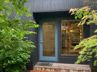 2828B NW 74th St, Seattle, WA 98117