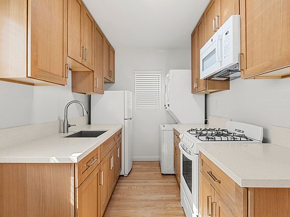 4th image of 34 Dudley Ave #2