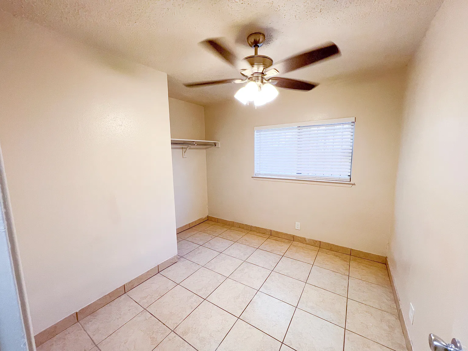 3 bed, 995 sqft, $1,395 — Photo 4