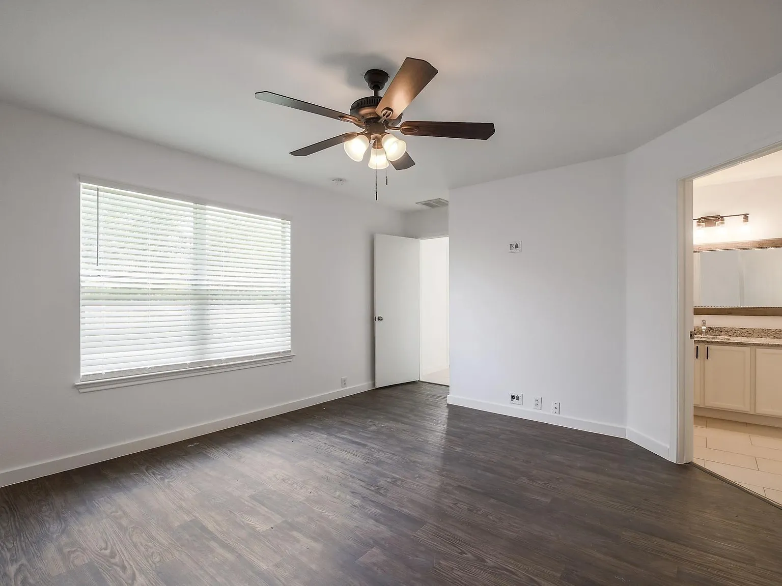 3 bed, 2.0 bath, 1531 sqft, $1,895 — Photo 4