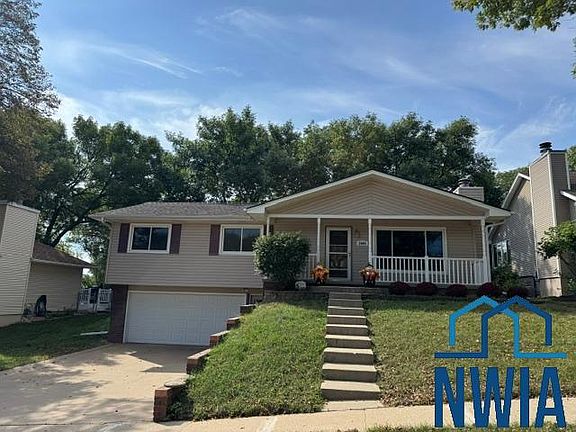 2nd image of 2440 Seneca Way