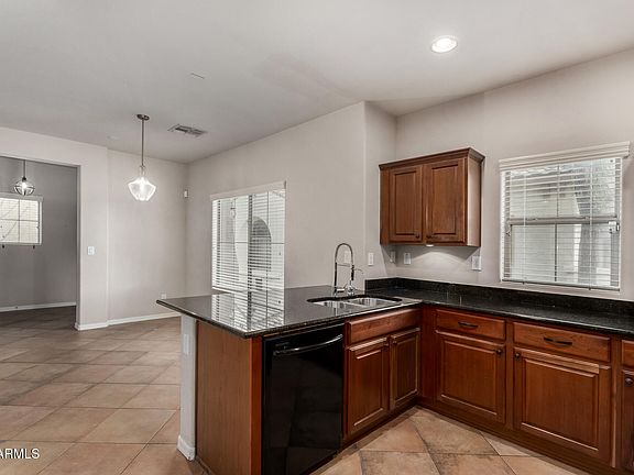 5th image of 2132 W BARWICK Drive W