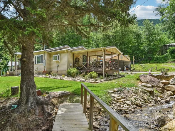 19 Lockman Rd, Maggie Valley, NC 28751