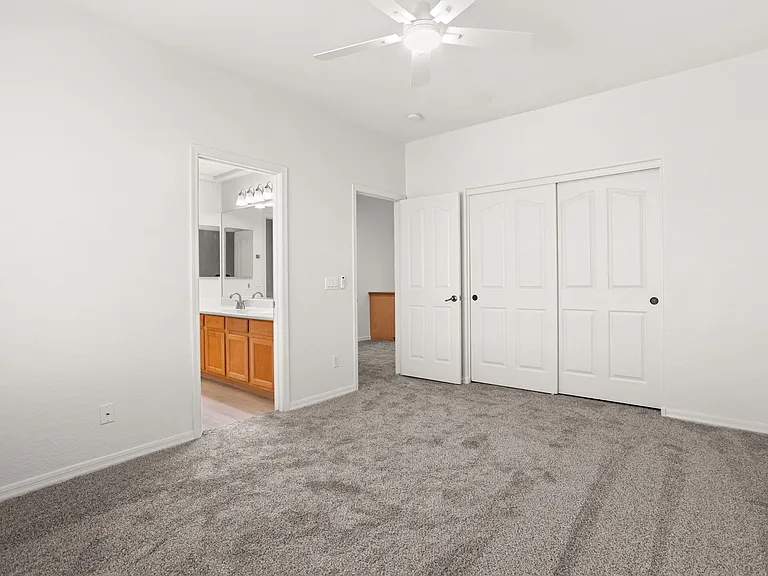 1247 E Kenwood St — Photo 23