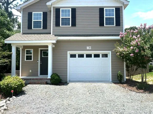 730 W Illinois Ave, Southern Pines, NC 28387