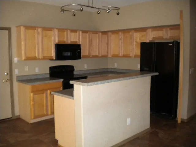 Kitchen W/Black Appliances -06172014