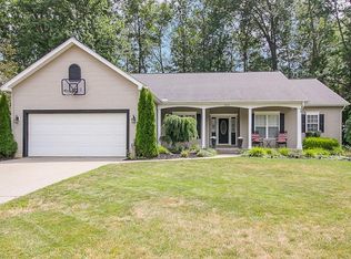 8005 Oak Tree Dr S, Lorain, OH 44053