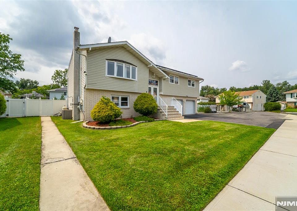 1st image of 5 La Rosa Drive