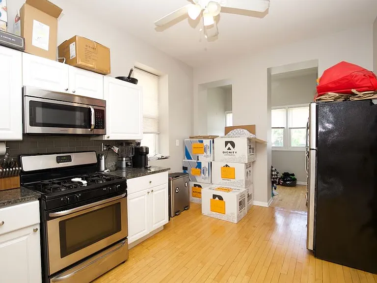 2022 W Augusta Blvd #E04P — Photo 4
