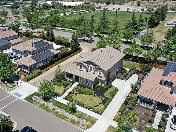 NO REAR OR SIDE NEIGHBOR!