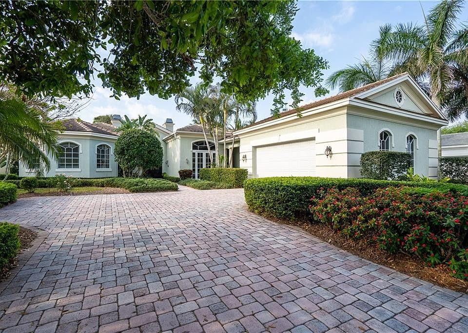 1st image of 902 Cove Point Pl