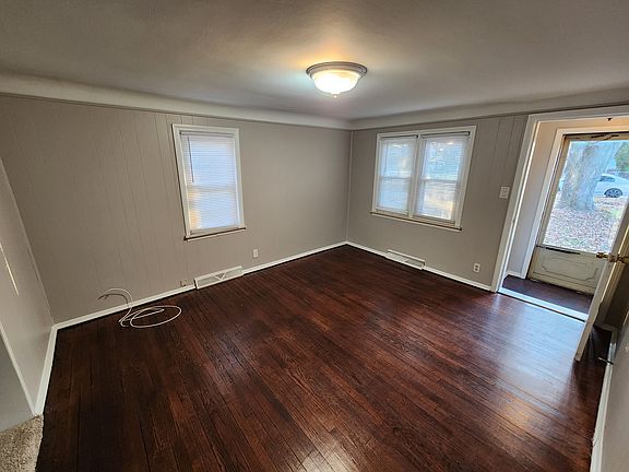 4th image of 1353 S Linville Ave