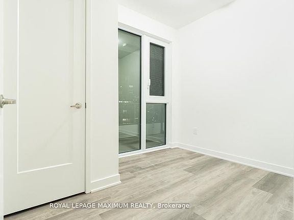 5th image of 70 Princess St #2015