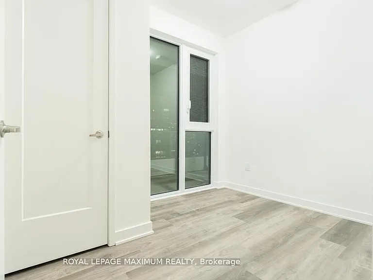 70 Princess St #2015-E — Photo 5