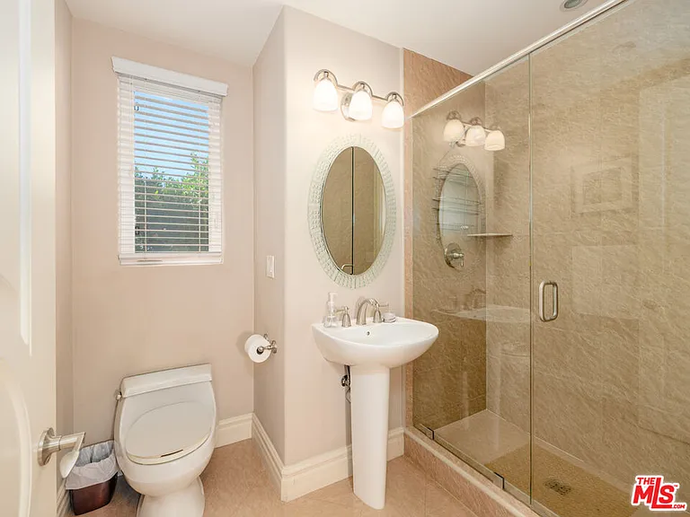 18047 Karen Dr — Photo 36