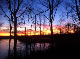 892 Driftwood Dr, Lobelville, TN 37097