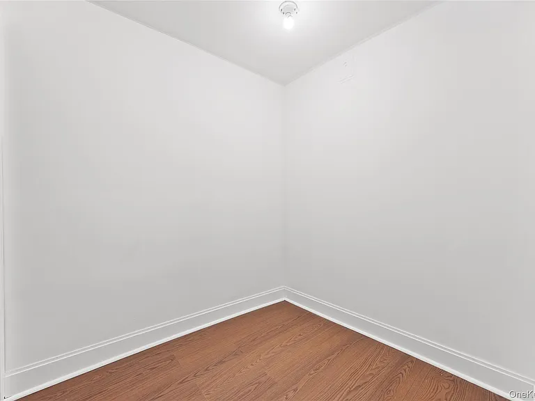 15 Pershing Ave — Photo 29