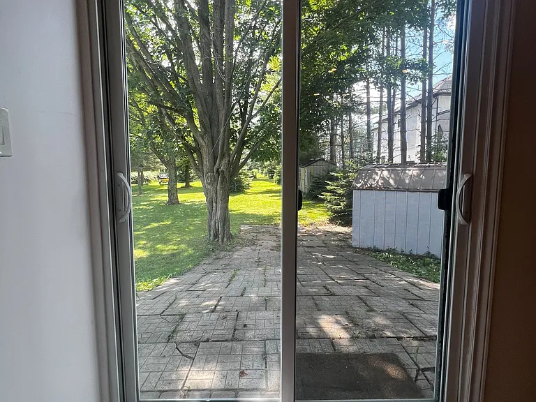 16632 York Durham Line #GARAGE — Photo 12