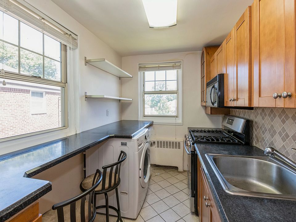 1st image of 253-27 61st Ave #2