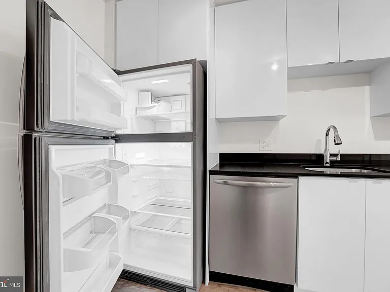 460 New York Ave NW #405 — Photo 7