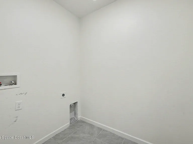 5092 Talbot Blvd — Photo 18