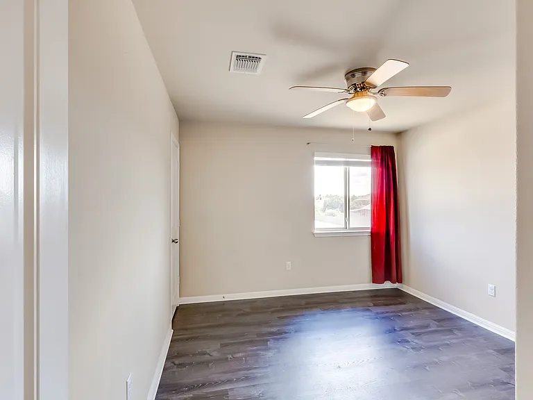 1549 Hamiltons Way — Photo 16