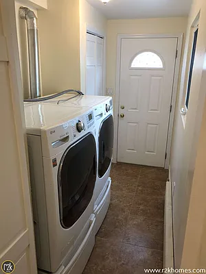 Rented by Realty 2000 Corp | media 32