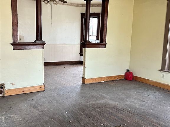 3rd image of 1009 Park St