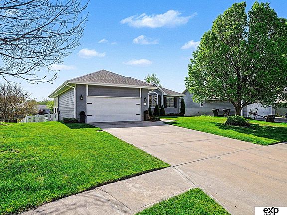 3rd image of 21417 Parkview Dr