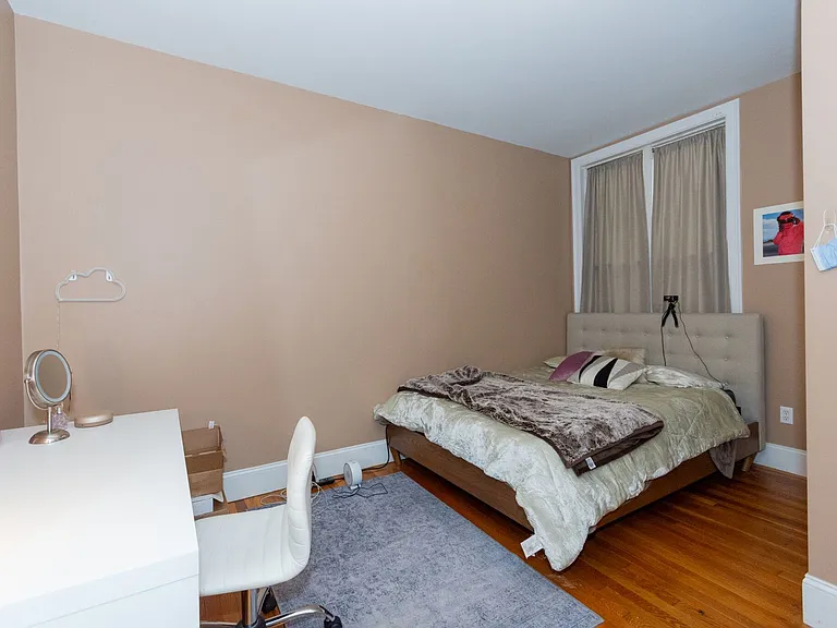19 Saint Lukes Rd #1 — Photo 2