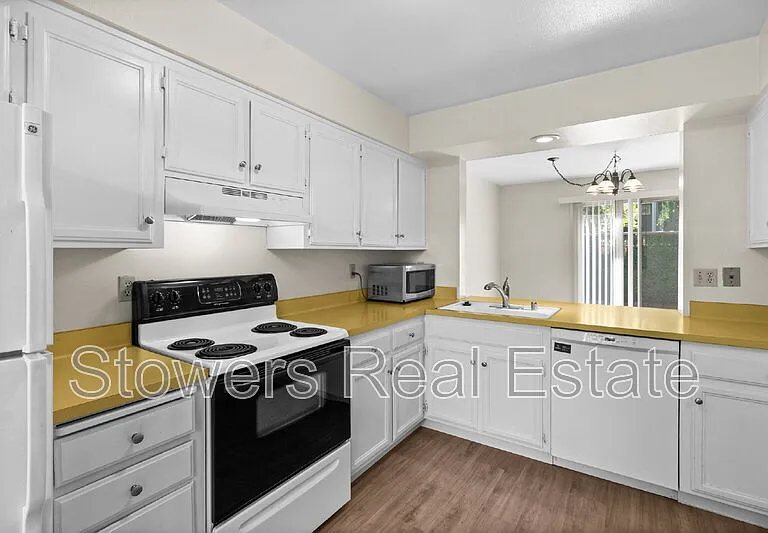 433 Garden Creek Pl — Photo 2