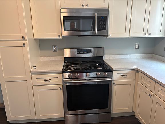 2nd image of 251 Pleasant Ave
